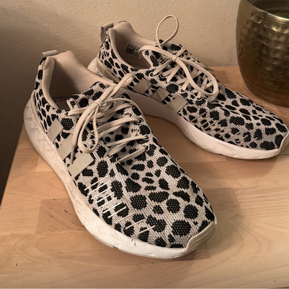 Adidas Tennis Shoes